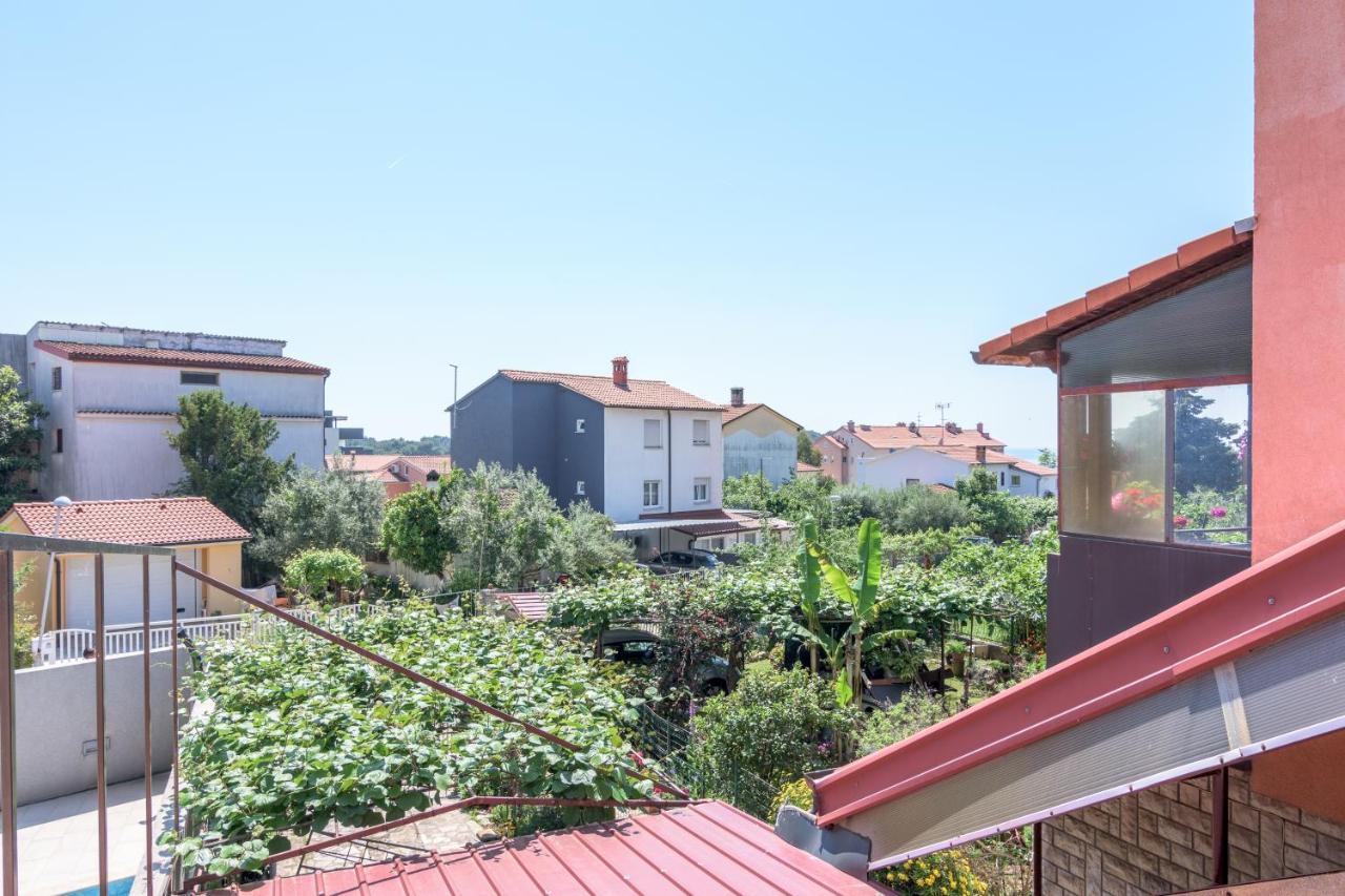 Apartments With A Parking Space Pula - 16053 Exterior photo